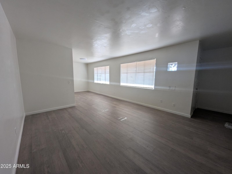 PXL_20250812_000334264