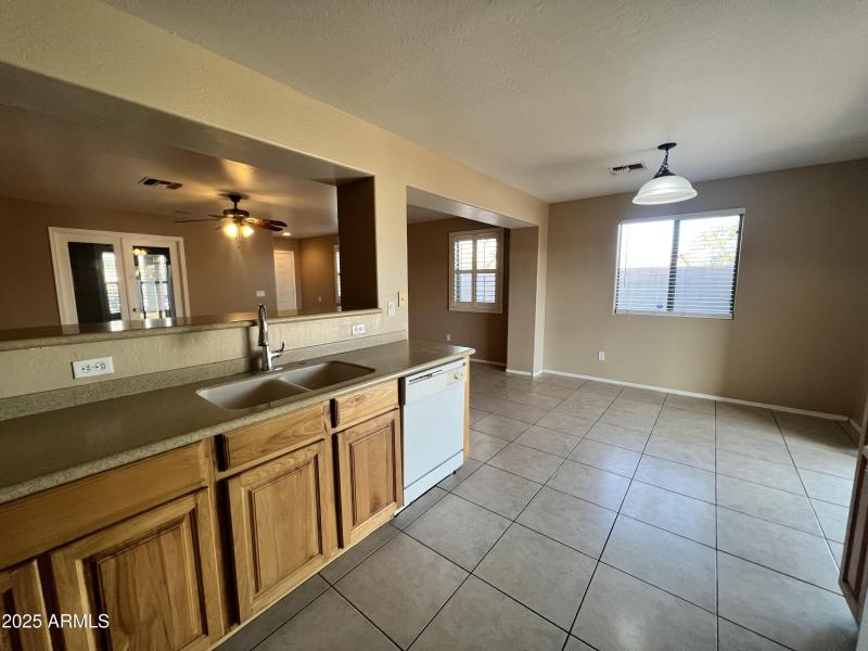 20250329_001641923_iOS