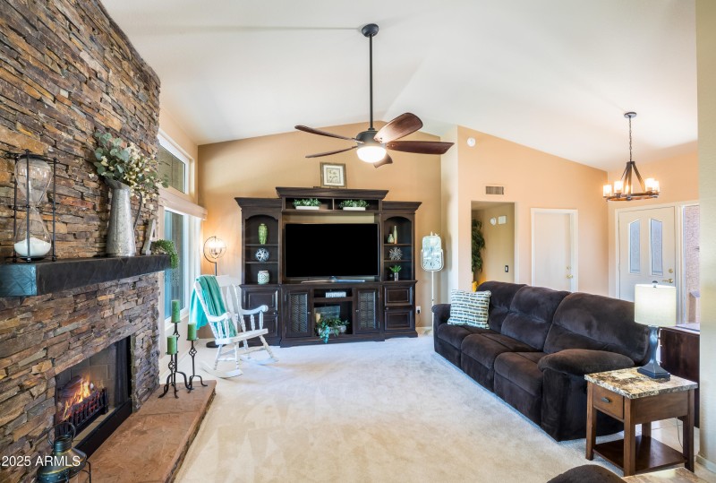 1542 E Palm Beach Dr-6