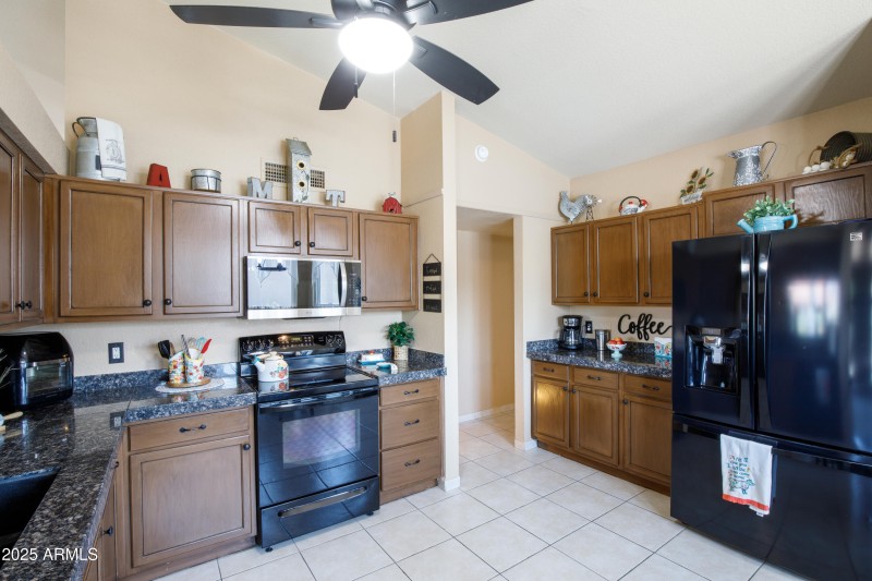 1542 E Palm Beach Dr-16