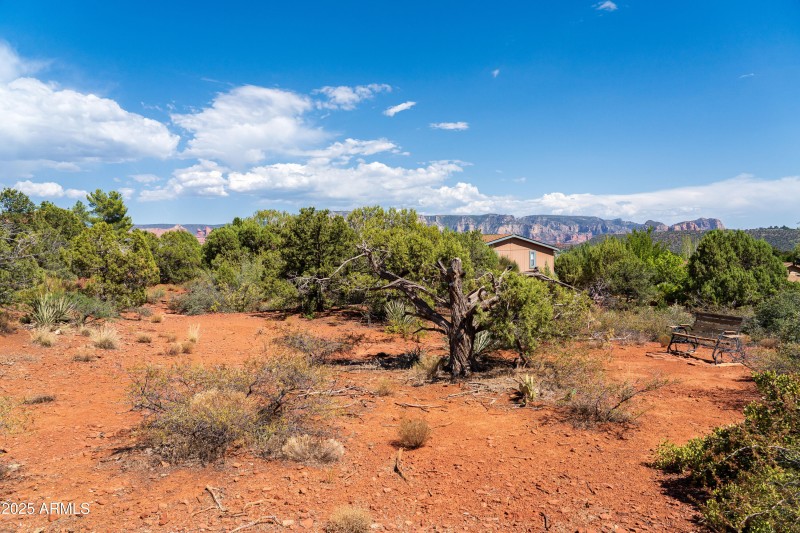 JL_640RhapsodyRd-ground-03