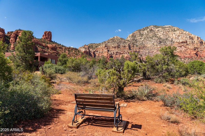 JL_640RhapsodyRd-ground-05