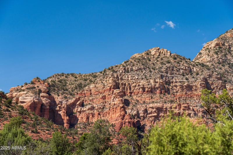 JL_640RhapsodyRd-ground-08