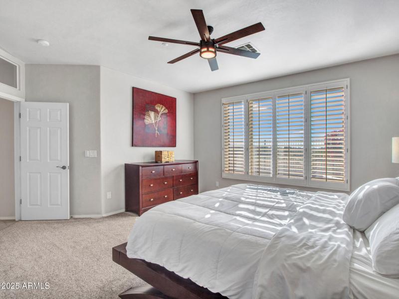 10-Primary-Bedroom-(3)