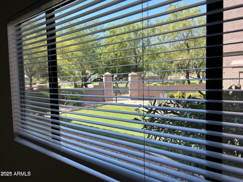 END UNIT VIEWS TO PARK