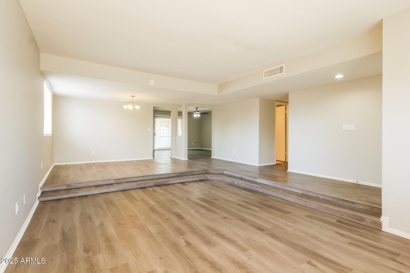 004-photo-living-room-14716313