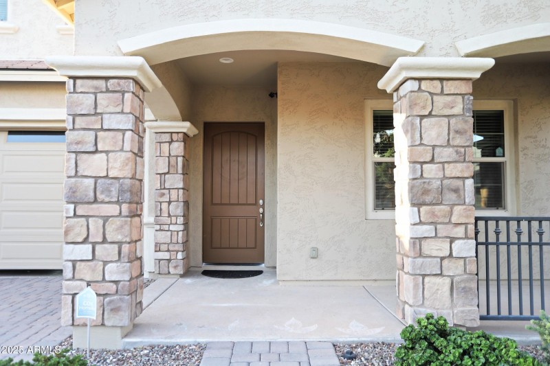 1954 E GERONIMO Street