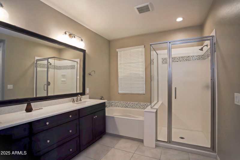 1954 E GERONIMO Street