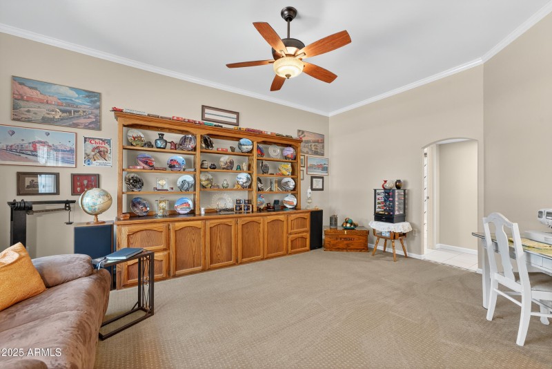 Living Room w/Crown Moulding