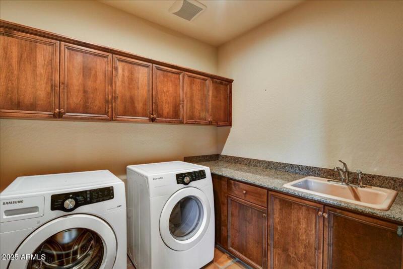 25-Laundry Room
