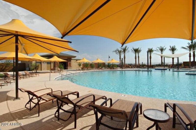 anthem outdoor pool2