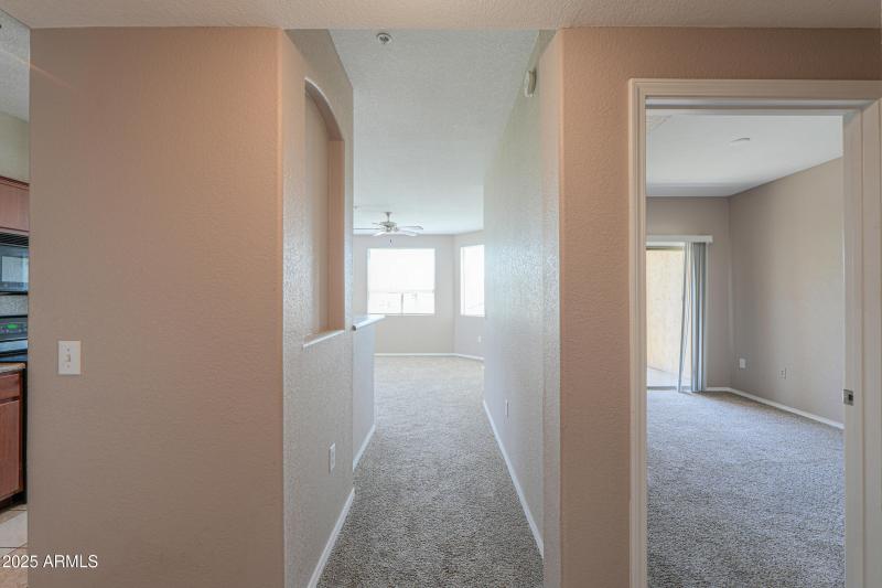 9820 N CENTRAL Avenue, 212