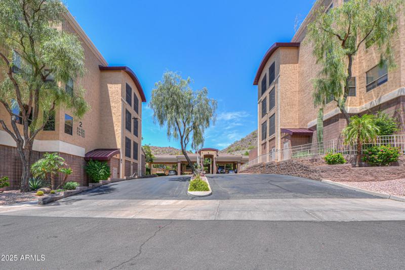 9820 N CENTRAL Avenue, 212