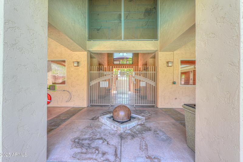 9820 N CENTRAL Avenue, 212