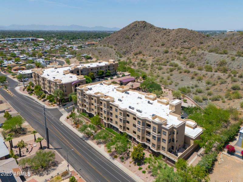 9820 N CENTRAL Avenue, 212