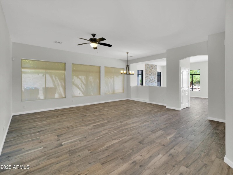 16-3906 E Carson Road-16