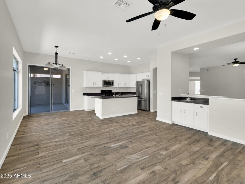 21-3906 E Carson Road-21