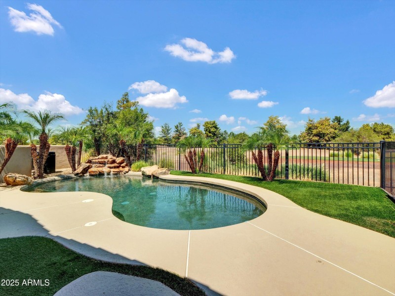 41-3906 E Carson Road-41