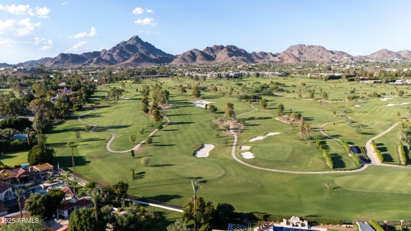 Minutes from world-class golf