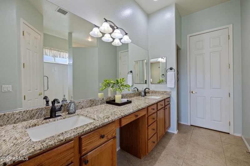 069-Primary Bathroom