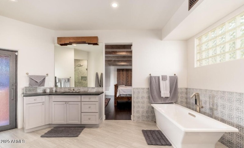 Primary with soaking tub