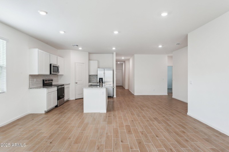 10-web-or-mls-25372-w-sunland-ave-lot-20