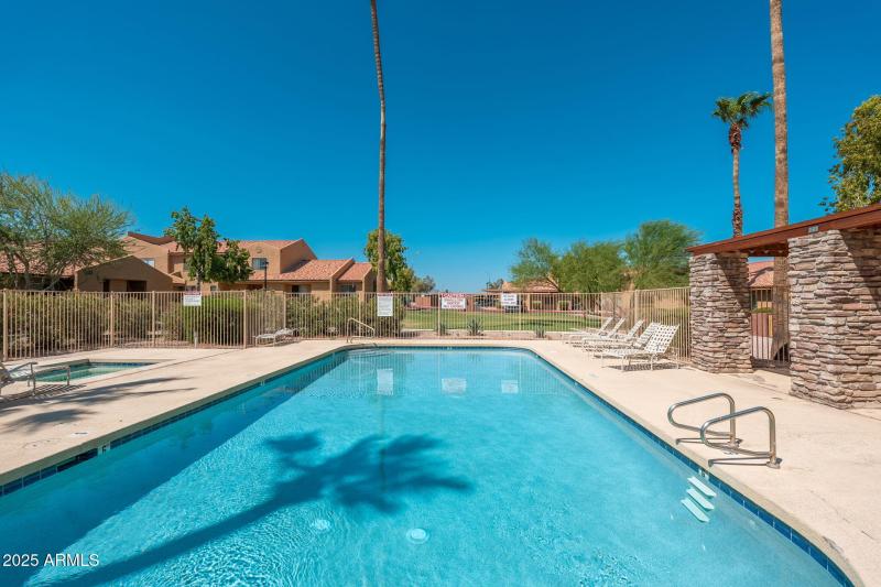 Shadow Mountain Villas - 02