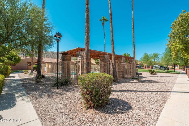 Shadow Mountain Villas - 04