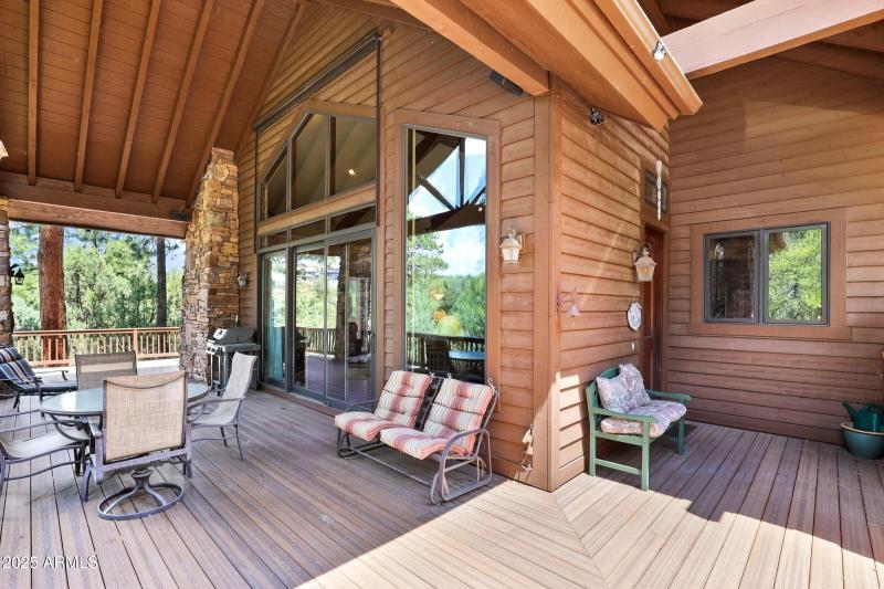 Front Covered Deck (1)