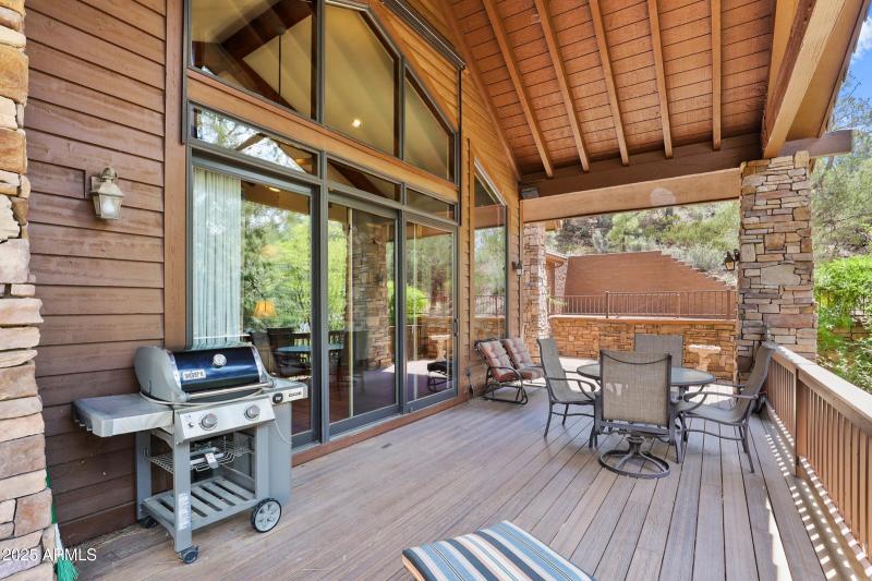 Front Covered Deck (3)