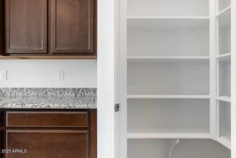 hj-az-phoenix-asante-passage-yellowstone