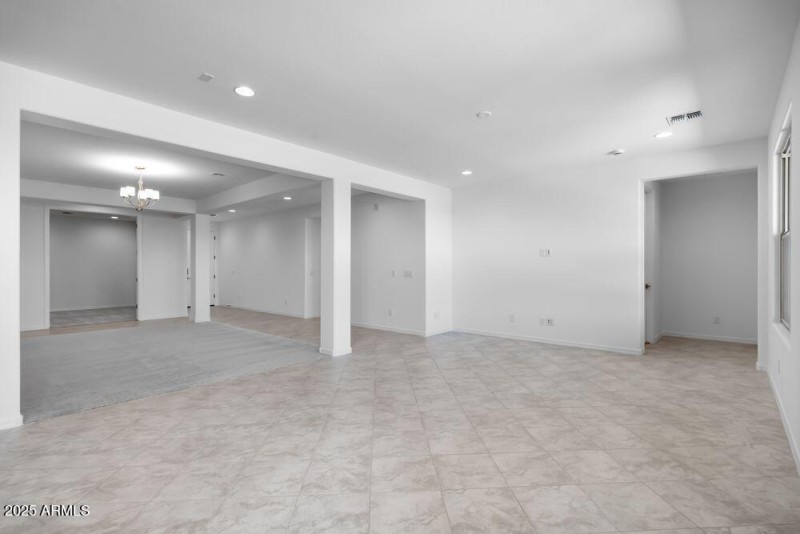 hj-az-phoenix-asante-passage-yellowstone