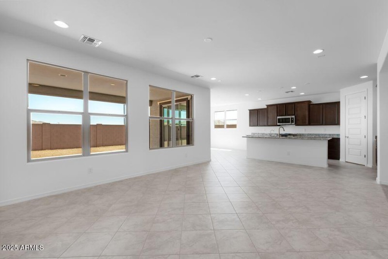 hj-az-phoenix-asante-passage-yellowstone