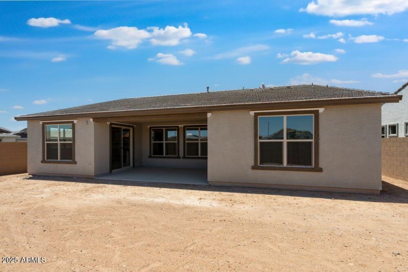 hj-az-phoenix-asante-passage-yellowstone