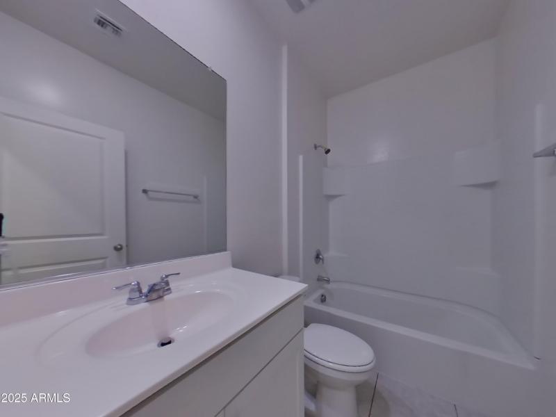 14_pc_4B8l7GnHAE_AC8MvANzOz_layout_0