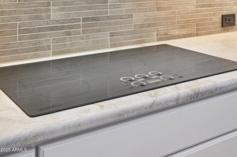 30-web-or-mls-N 169th Ave-L1708-030