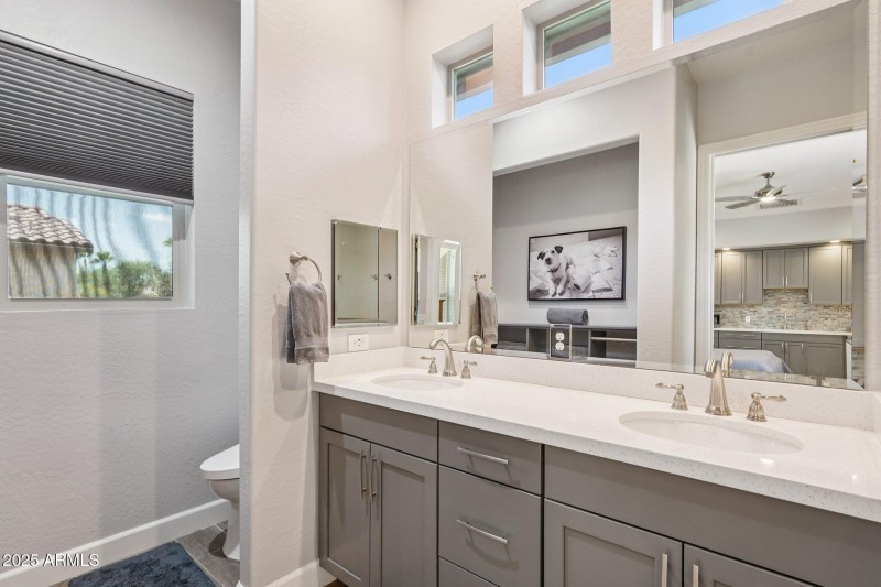 49-web-or-mls-N 169th Ave-L1708-049