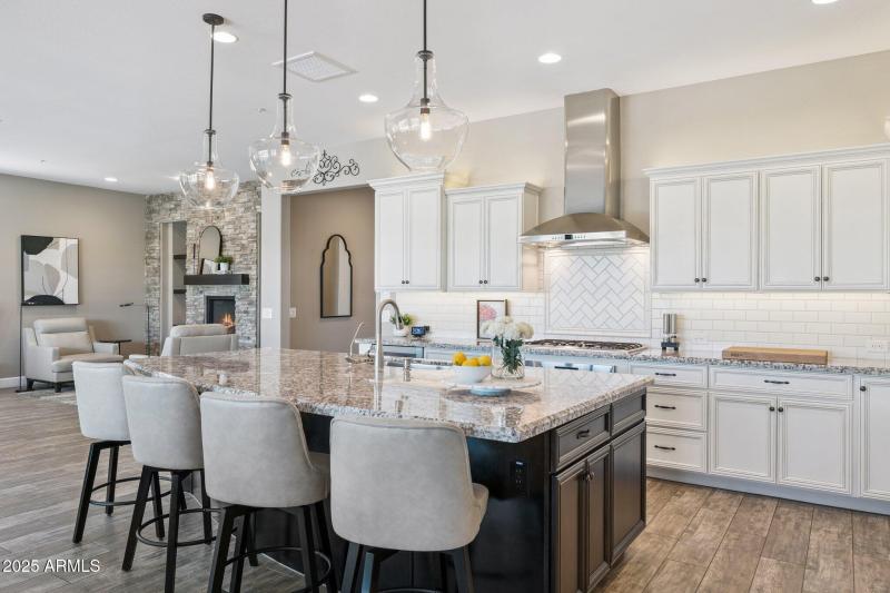 12-web-or-mls-17608-e-desert-vista-trail