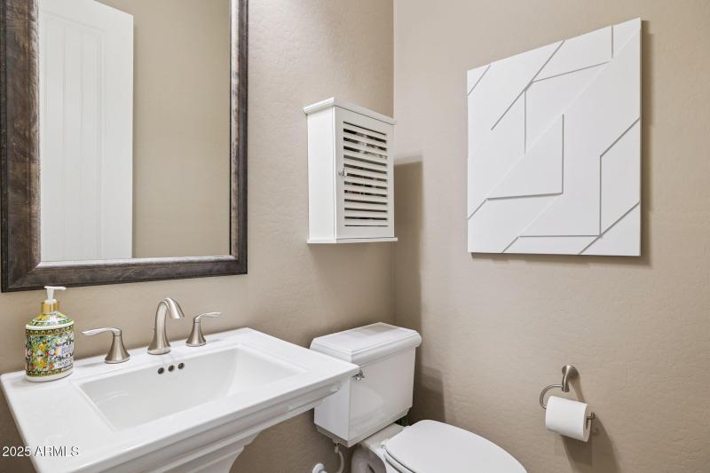 19-web-or-mls-17608-e-desert-vista-trail