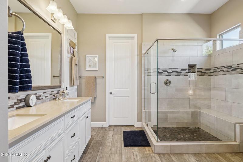 23-web-or-mls-17608-e-desert-vista-trail