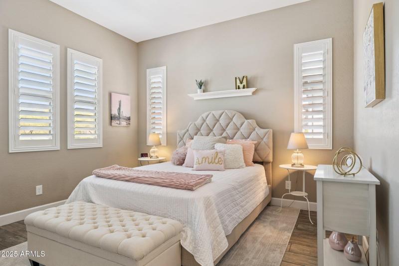 29-web-or-mls-17608-e-desert-vista-trail