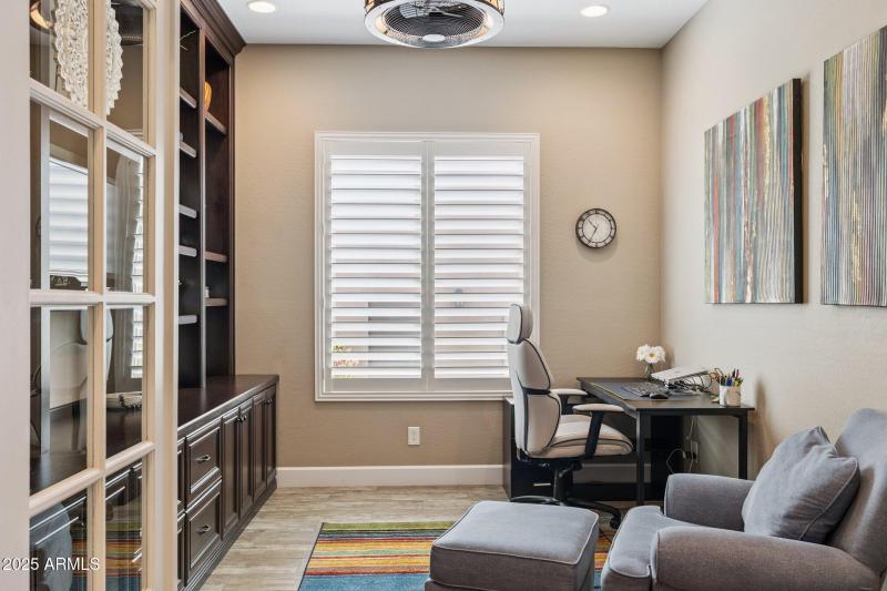 33-web-or-mls-17608-e-desert-vista-trail