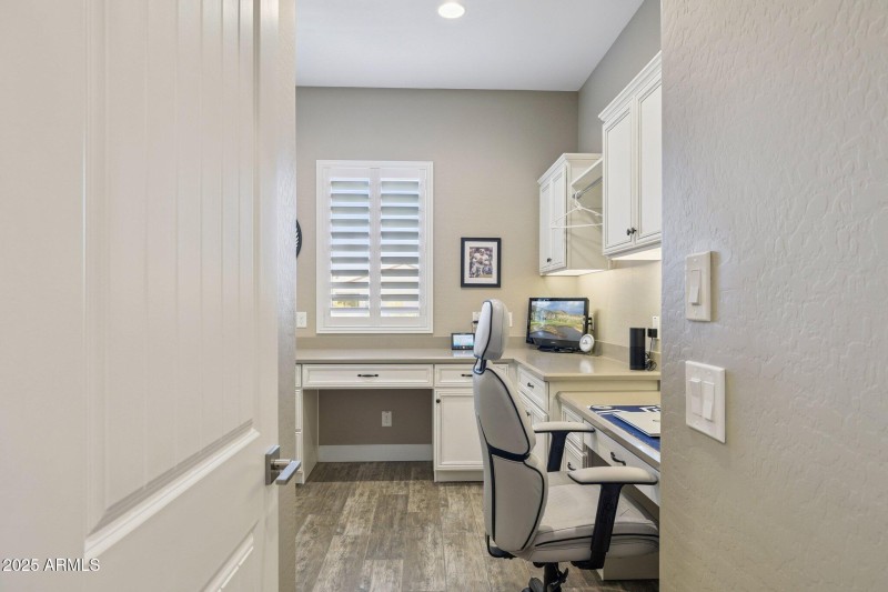 36-web-or-mls-17608-e-desert-vista-trail