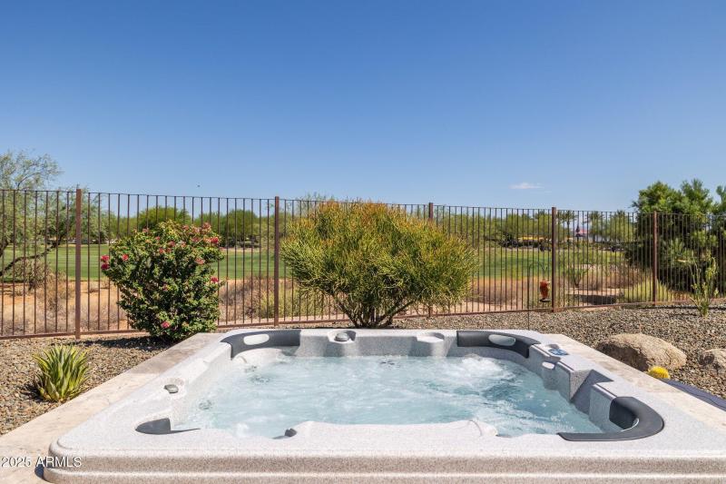 41-web-or-mls-17608-e-desert-vista-trail