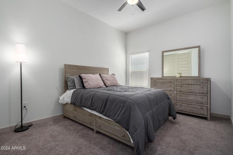 0017-16 - Gladstone Hl Pl