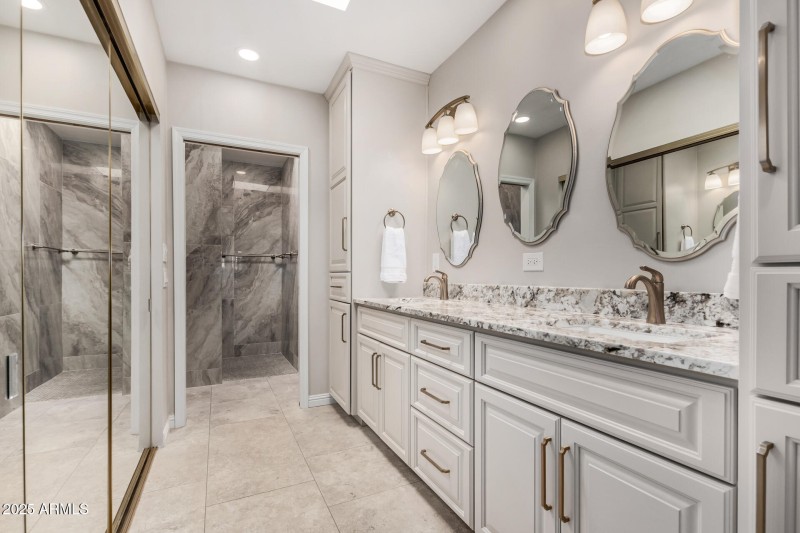 35 Luxury Primary Bath