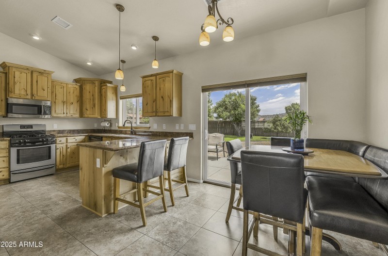 Stardust DA and Kitchen