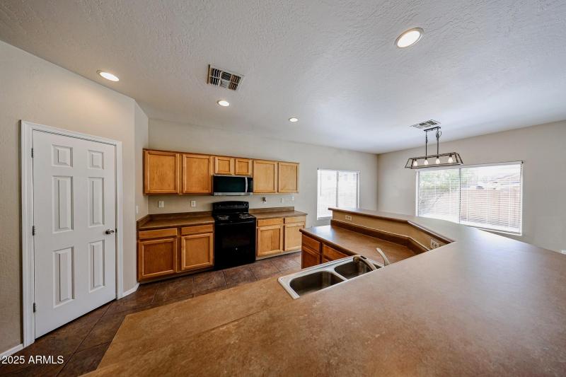 Bar-height Eat-at Island