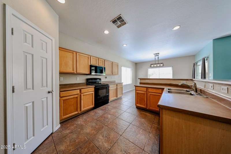 Walk-in Pantry Storage