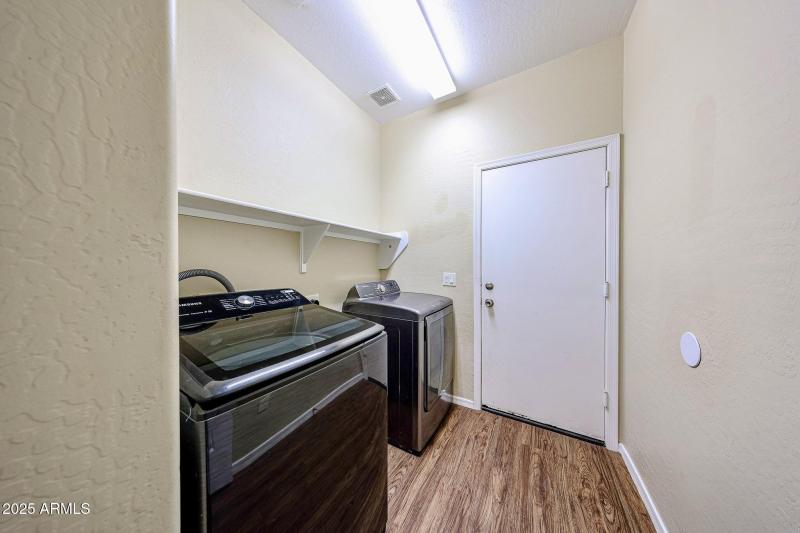 Spacious Laundy/Mud Room